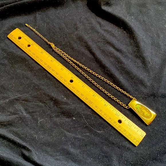 Vintage Monet Necklace with an abalone inset - Picture 4 of 5